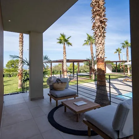 Insulae Resort *