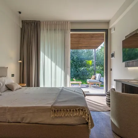 Insulae Resort *