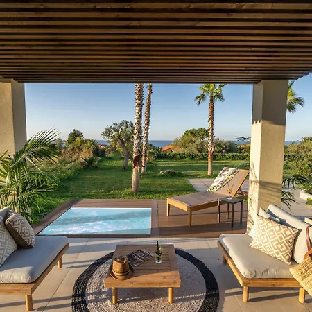 Insulae Resort 4*
